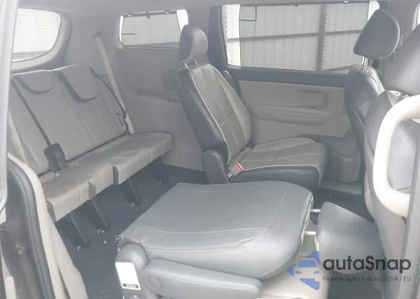 2017 Kia Sedona Lx z USA, uszkodzony, nr VIN KNDMB5C10H6253969